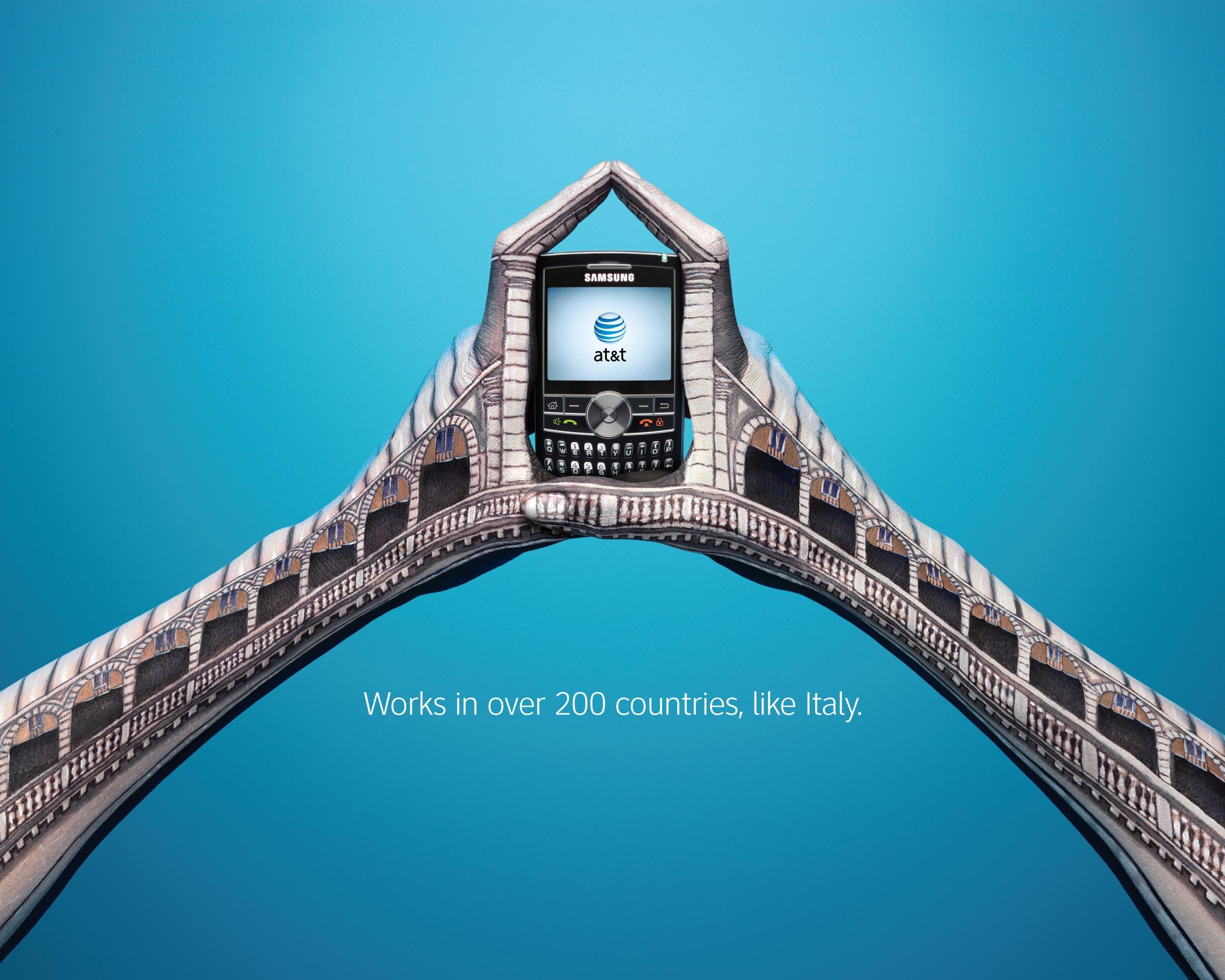 Best cover. Креативная реклама. Реклама на мосту. Асимметрия в рекламе. Креативная реклама интернета.